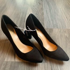 Old Navy Suede pump (Black)Size 8 With Tags